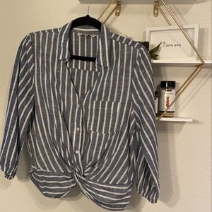 🌻Blue & White Striped Top🌻